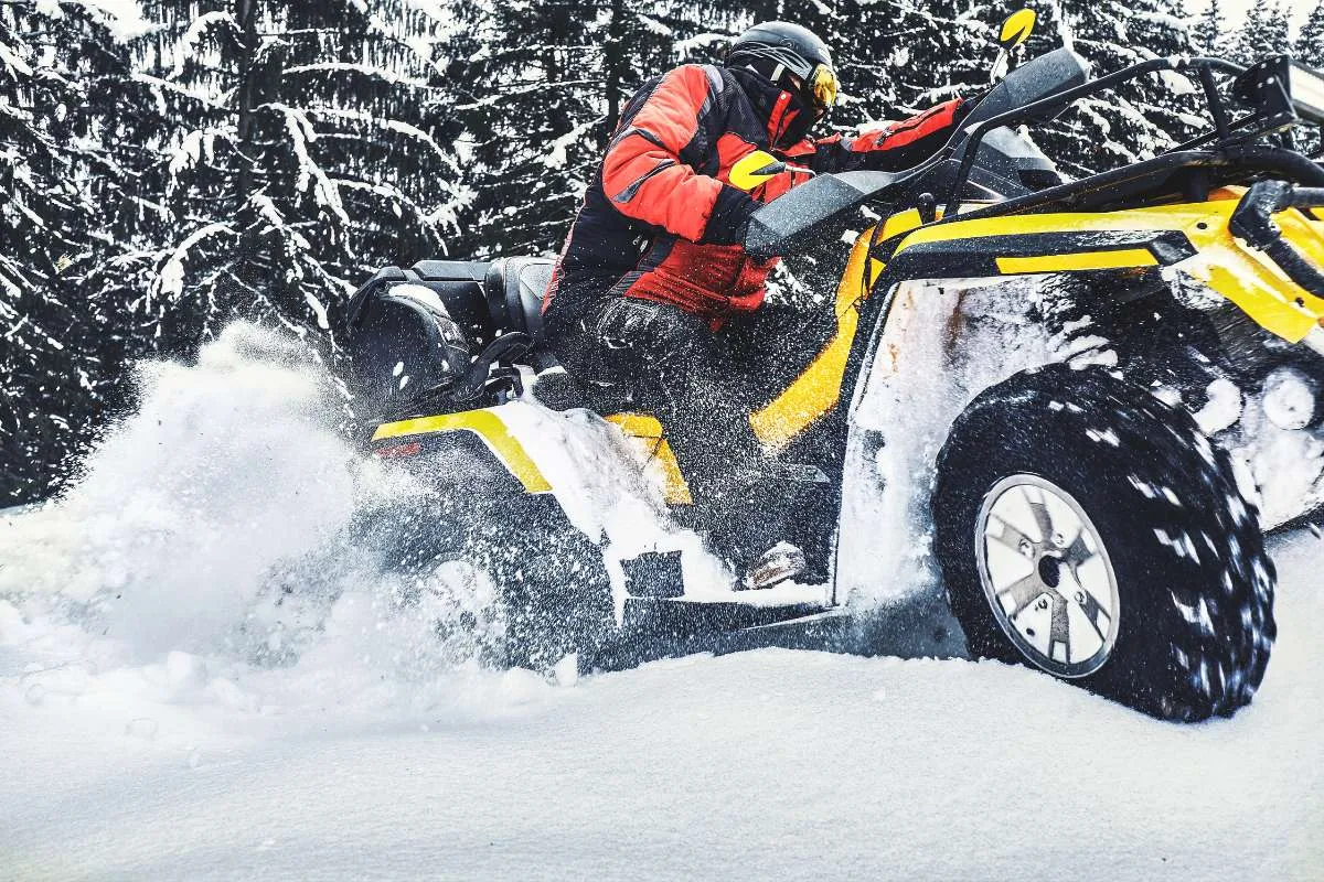 comment-utiliser-votre-quad-pour-le-deneigement